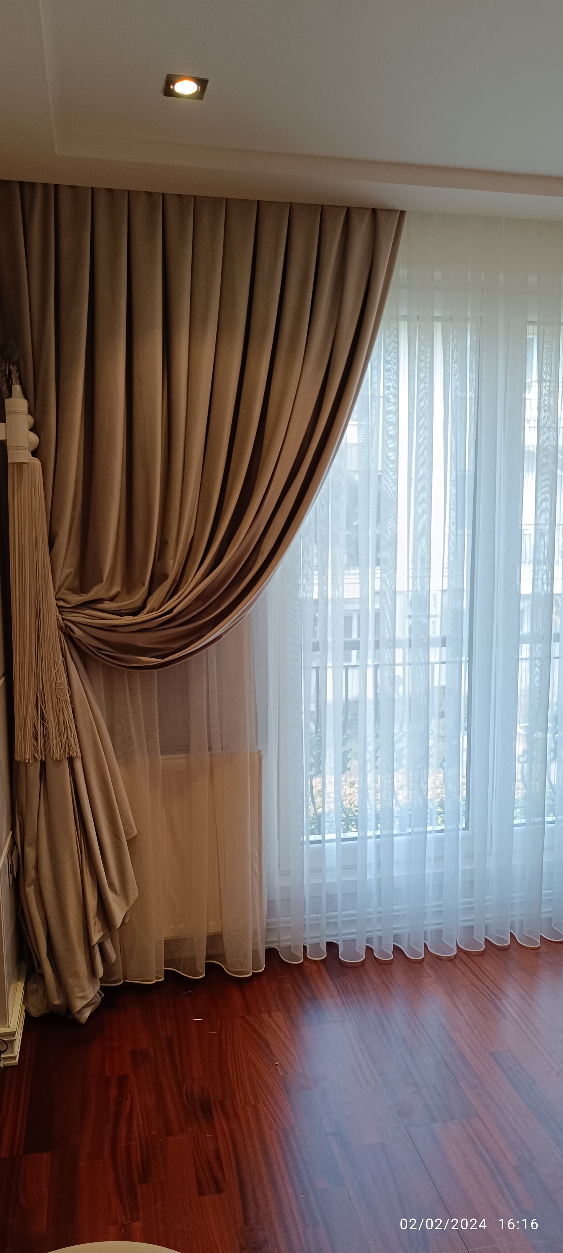 BROÇOL İLE TOPLAMALI SATEN FON